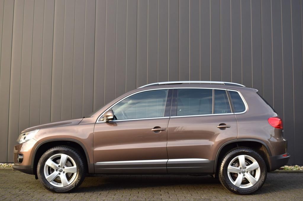 Volkswagen Tiguan 1.4 TSi Sport&Style Panoramadak | Alcantar, Voorwielaandrijving, 15 km/l, Gebruikt, 4 cilinders