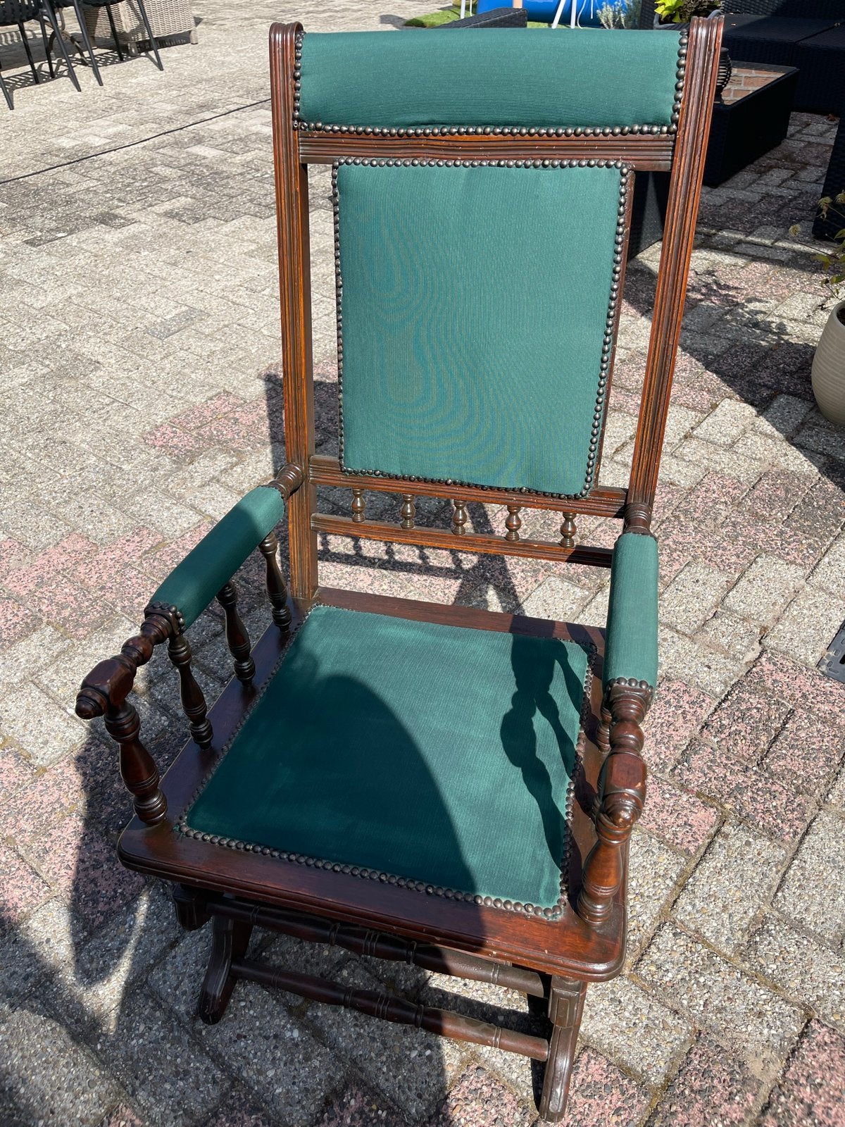 Antieke schommelstoel met groen stoffen bekleding, Antiek en Kunst, Ophalen