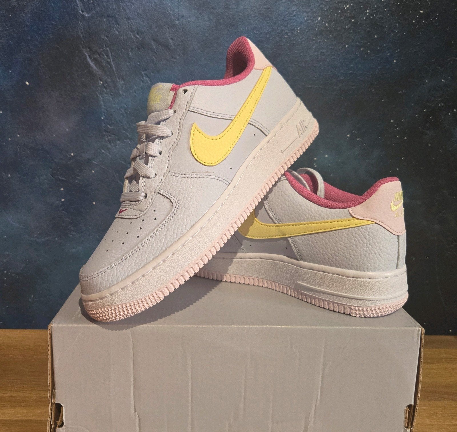 (Nieuw) Nike Air Force 1 Low - Maat 37.5, Kleding | Dames, Schoenen, Ophalen of Verzenden, Nieuw, Grijs, Sneakers of Gympen