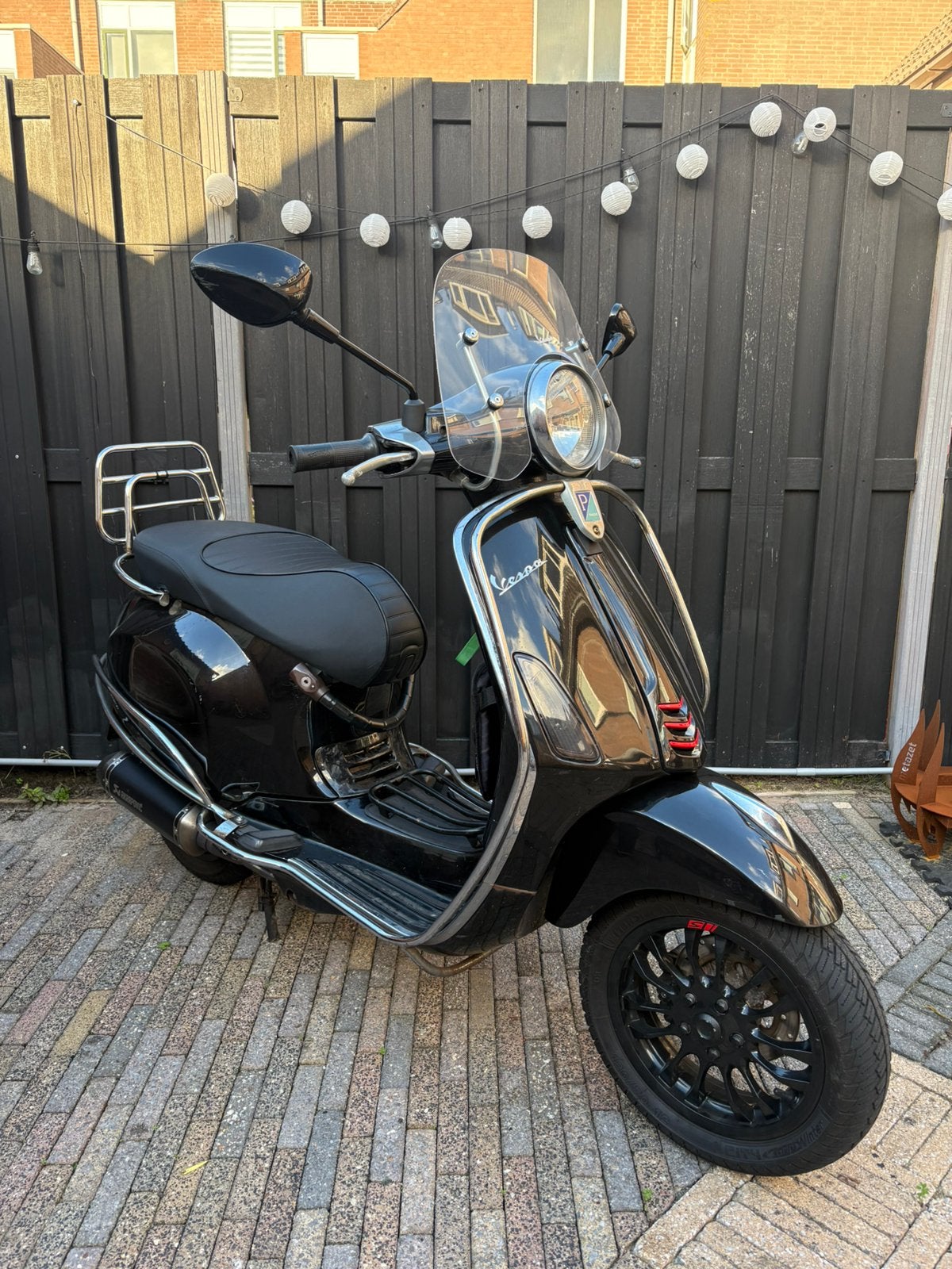 Vespa primavera 100cc, Fietsen en Brommers, Ophalen, Zo goed als nieuw, Benzine, Overige modellen