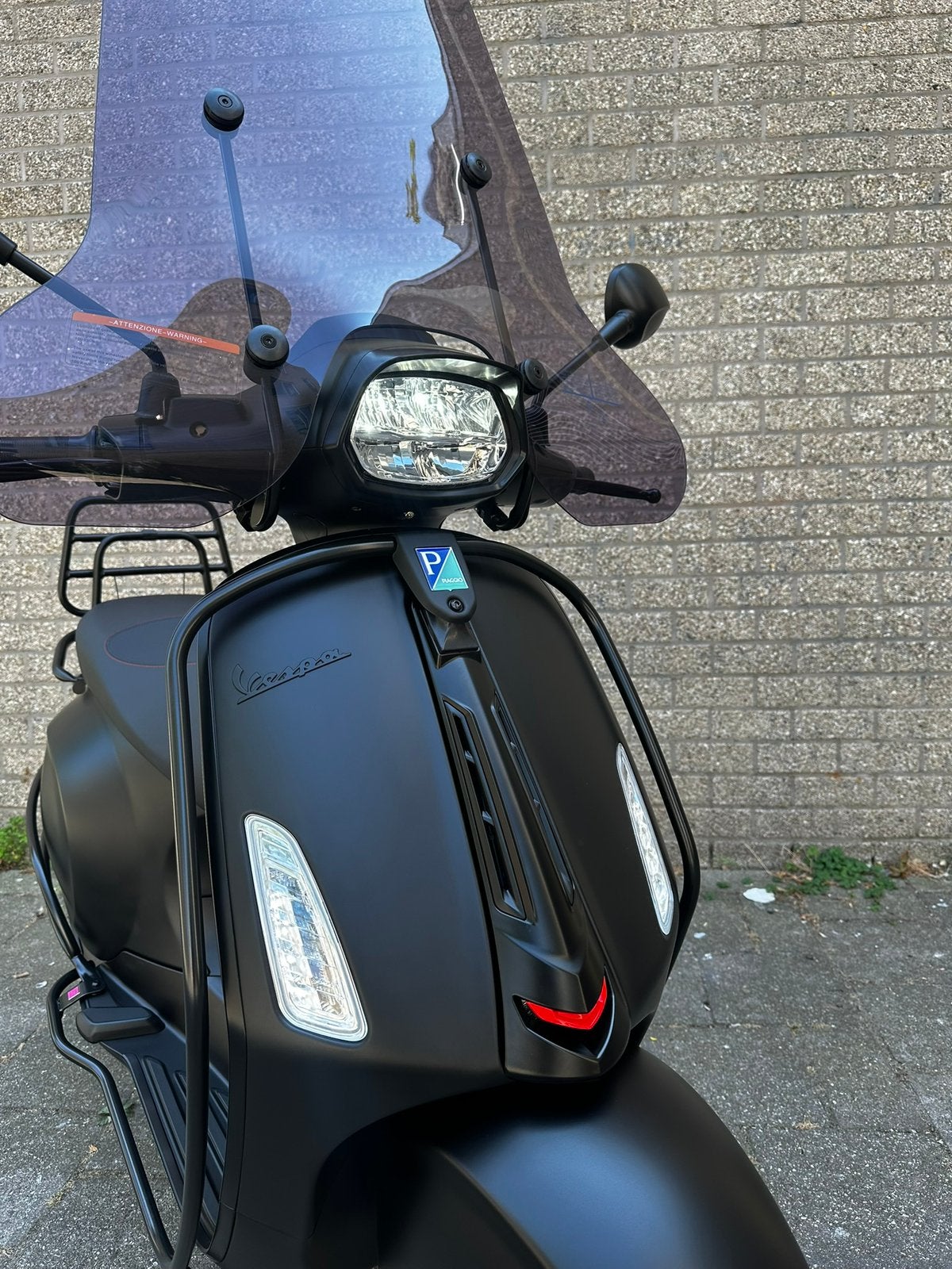 Vespa Sprint RST 2026 Mat Zwart 25KM/45KM Bundelpakket, Fietsen en Brommers, Ophalen of Verzenden, Zo goed als nieuw, Benzine