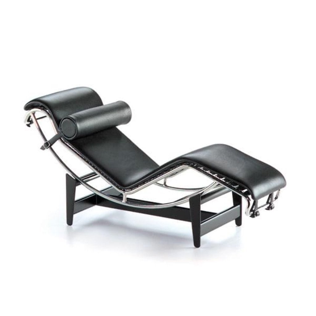 Cassina  LC4 ontworpen door Le Corbusier, Ophalen, 125 tot 150 cm, Zo goed als nieuw, Moderne klassieker