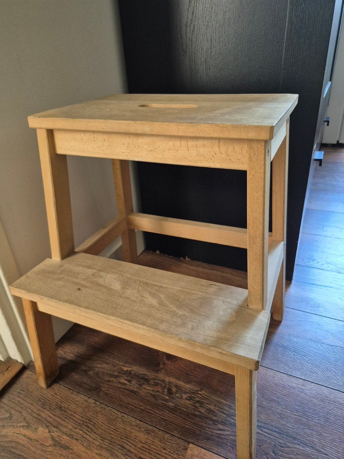Ikea opstapje/ krukje, Huis en Inrichting, Krukjes, Ophalen, Gebruikt, Hout