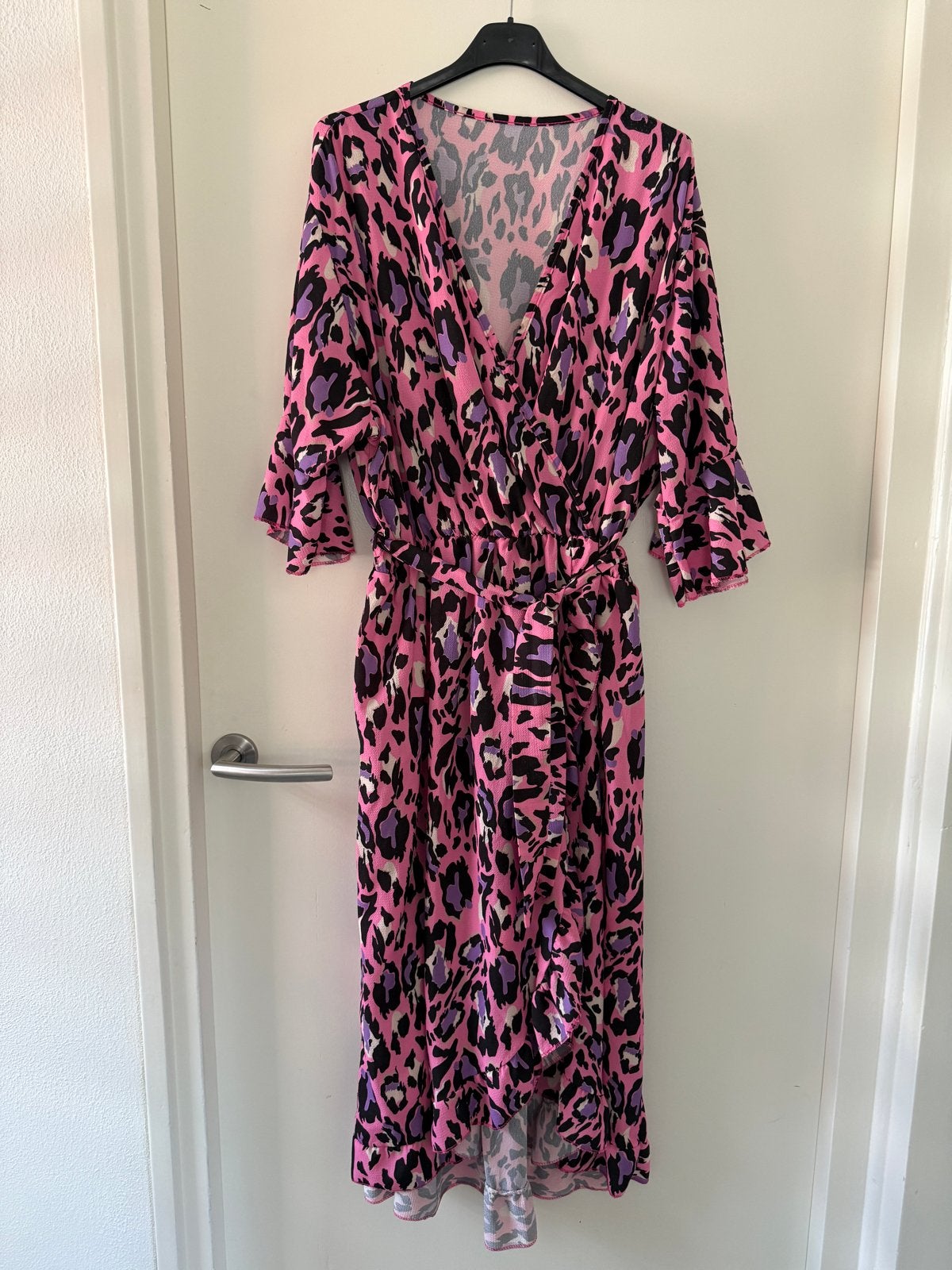 Roze leopard print wikkeljurk, Kleding | Dames, Maat 38/40 (M), Ophalen of Verzenden, Zo goed als nieuw, Roze