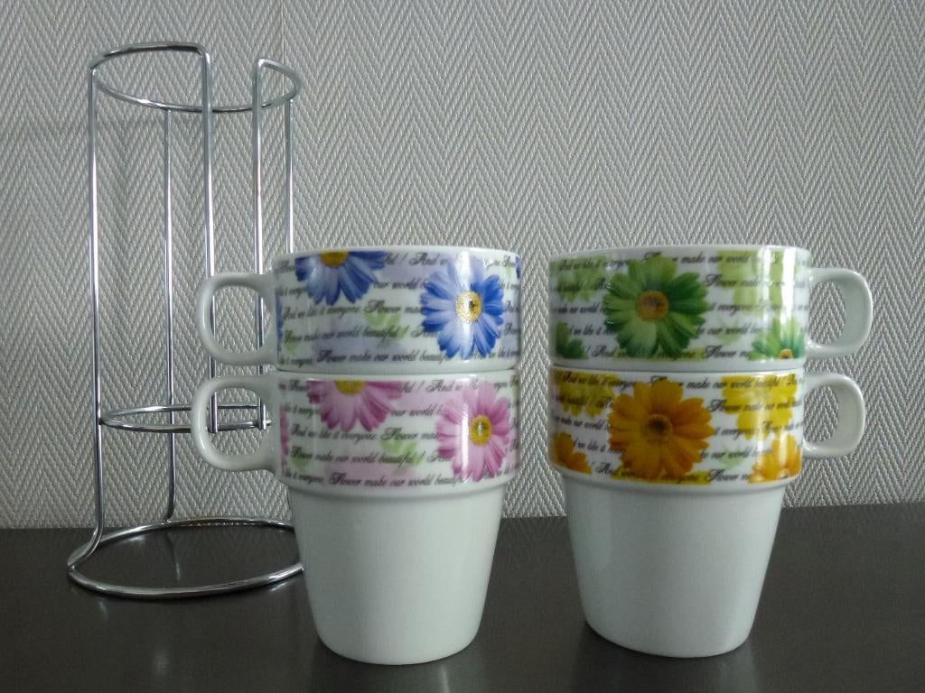 4 Bekers / Mokken in rvs houder gedecoreerd met Bloemen, Huis en Inrichting, Keuken | Servies, Keramiek, Overige typen, Ophalen of Verzenden
