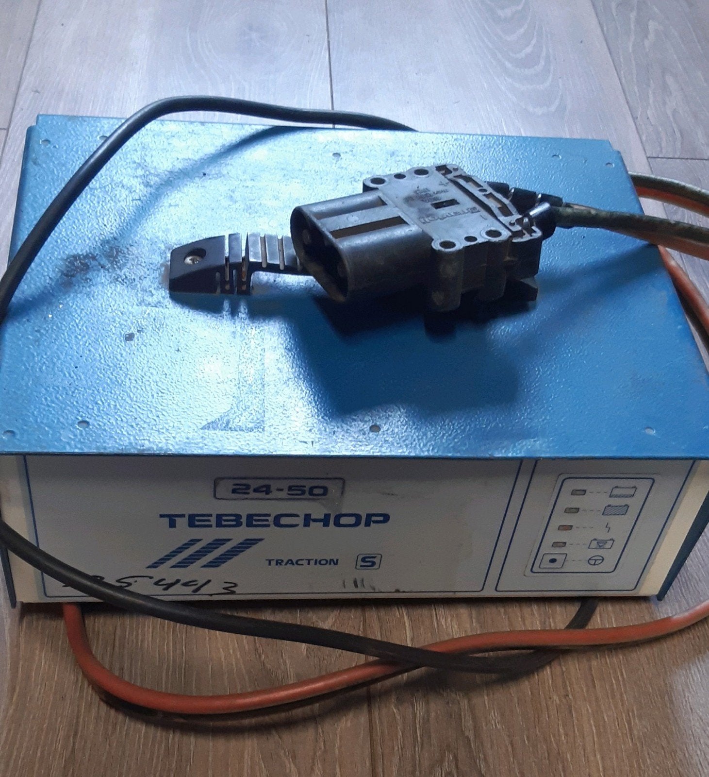 Accu lader 24 volt belatron, Ophalen of Verzenden