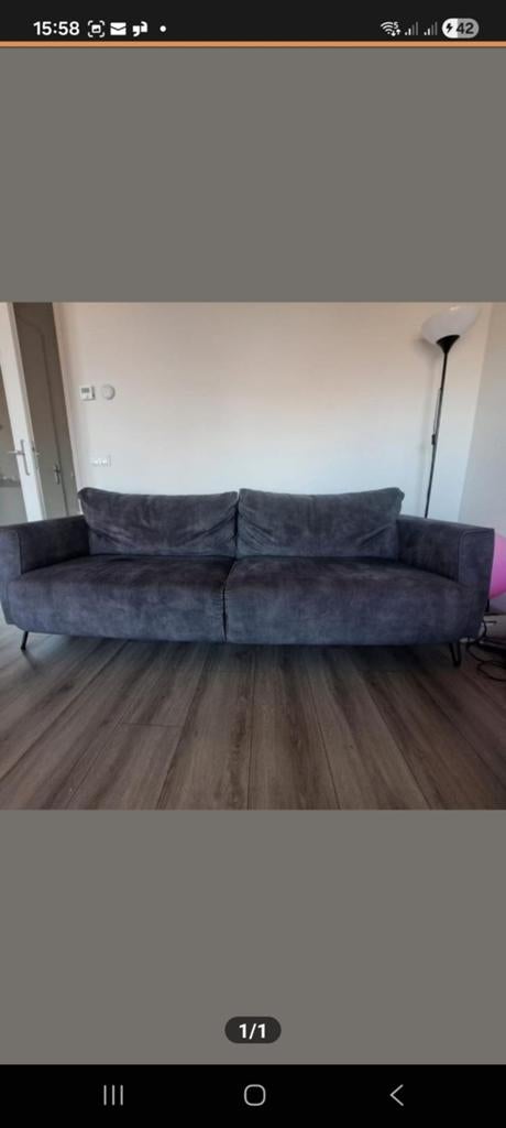 Comfortabele 3,5 -zitsbank in donkergrijs., Huis en Inrichting, Ophalen, Overige materialen, 125 cm of meer, Zo goed als nieuw