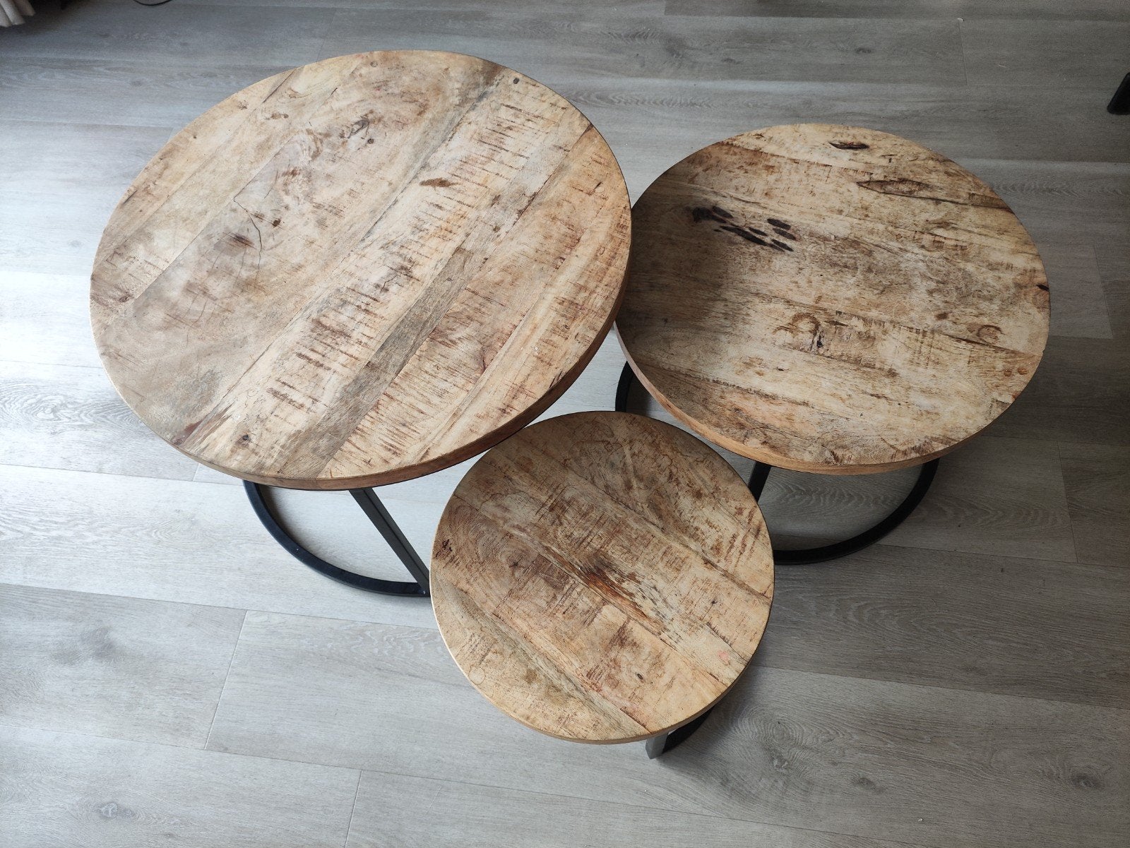 Set van 3 ronde salontafels van mangohout en metaal, Ophalen, Minder dan 45 cm, Gebruikt, Rond