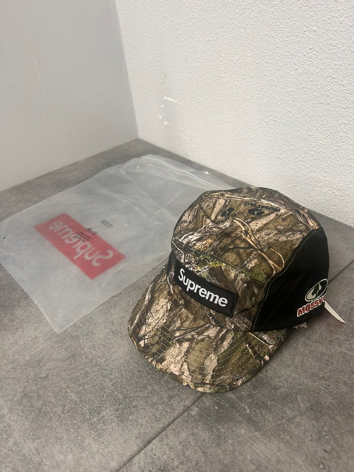 Supreme gore tex camp cap, Ophalen of Verzenden, Nieuw, One size fits all, Pet