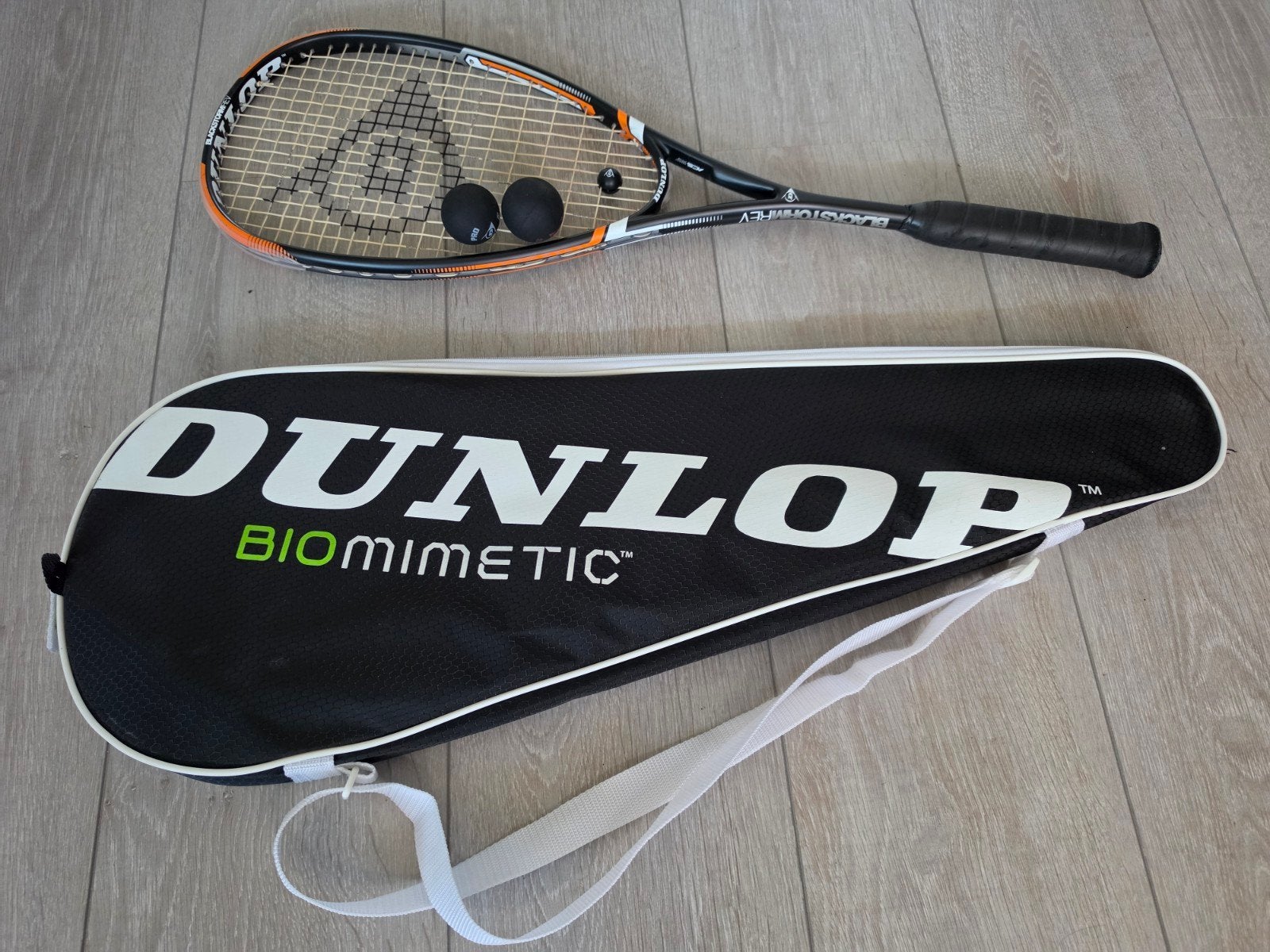 Blackstorm/rev - Dunlop tas - 2 balletjes pro, Sport en Fitness, Squash, Ophalen, Zo goed als nieuw, Racket, Met hoes