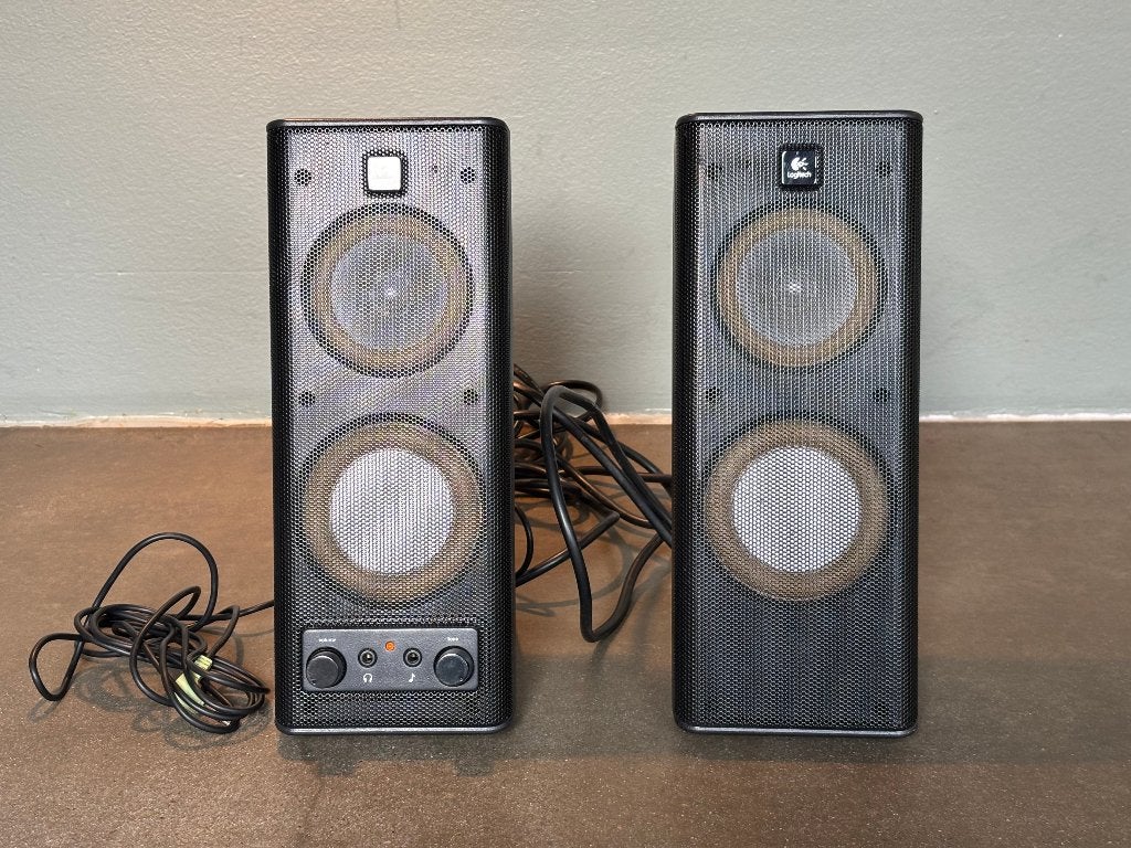 Logitech X-140  S-0264B PC speakers, Ophalen of Verzenden, Zo goed als nieuw, Logitech, Creative