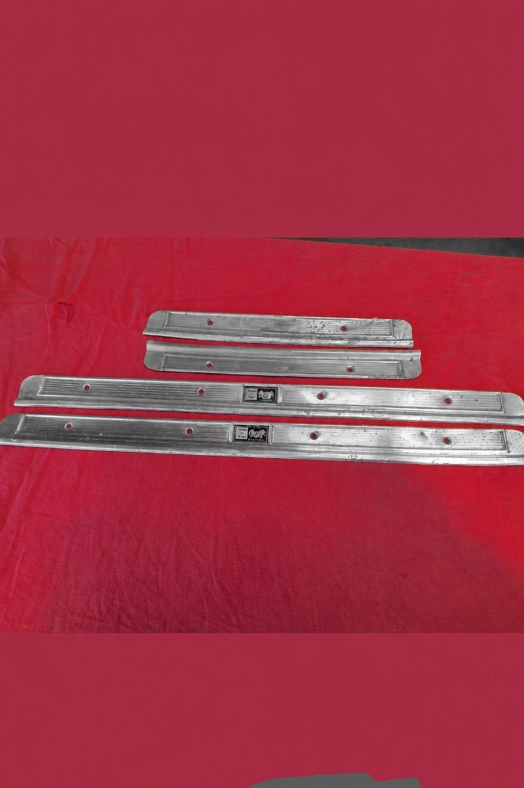 Set instaplijsten Chevrolet Caprice fisher body emblemen, Ophalen of Verzenden, Gebruikt