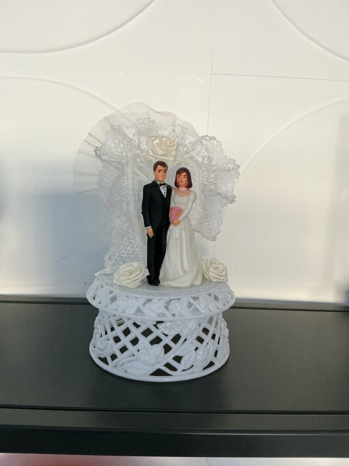 Vintage Bruidspaar Taarttopper - Romantische Decoratie, Vintage, Kunststof, Ophalen of Verzenden, Zo goed als nieuw