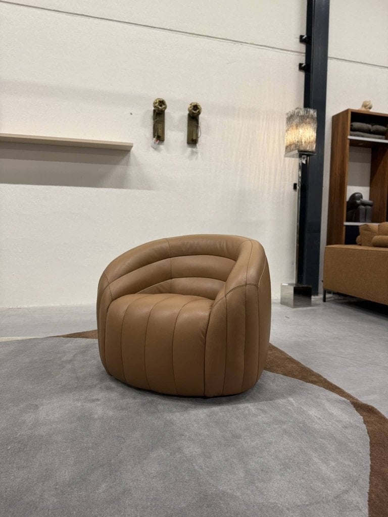 Nieuw Pode Balini Draaifauteuil bruin leer Design Stoel, Huis en Inrichting, Leolux, Info@leolux.nl, Nieuw, Ophalen of Verzenden