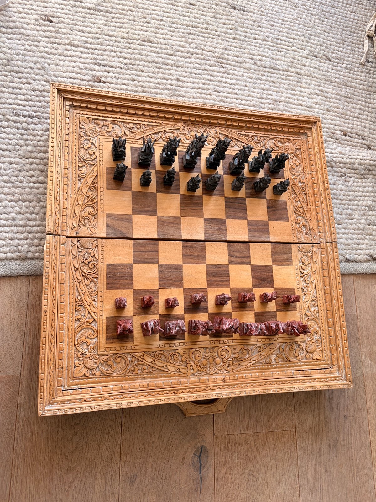 Antiek schaakbord - Indonesisch balinees schaaktafel, Ophalen of Verzenden, Zo goed als nieuw