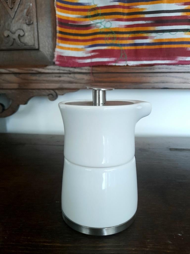 Design: tot koffiepotvorm opstapelbare suikerpot en melkkan, Huis en Inrichting, Keuken | Servies, Ophalen of Verzenden, Porselein