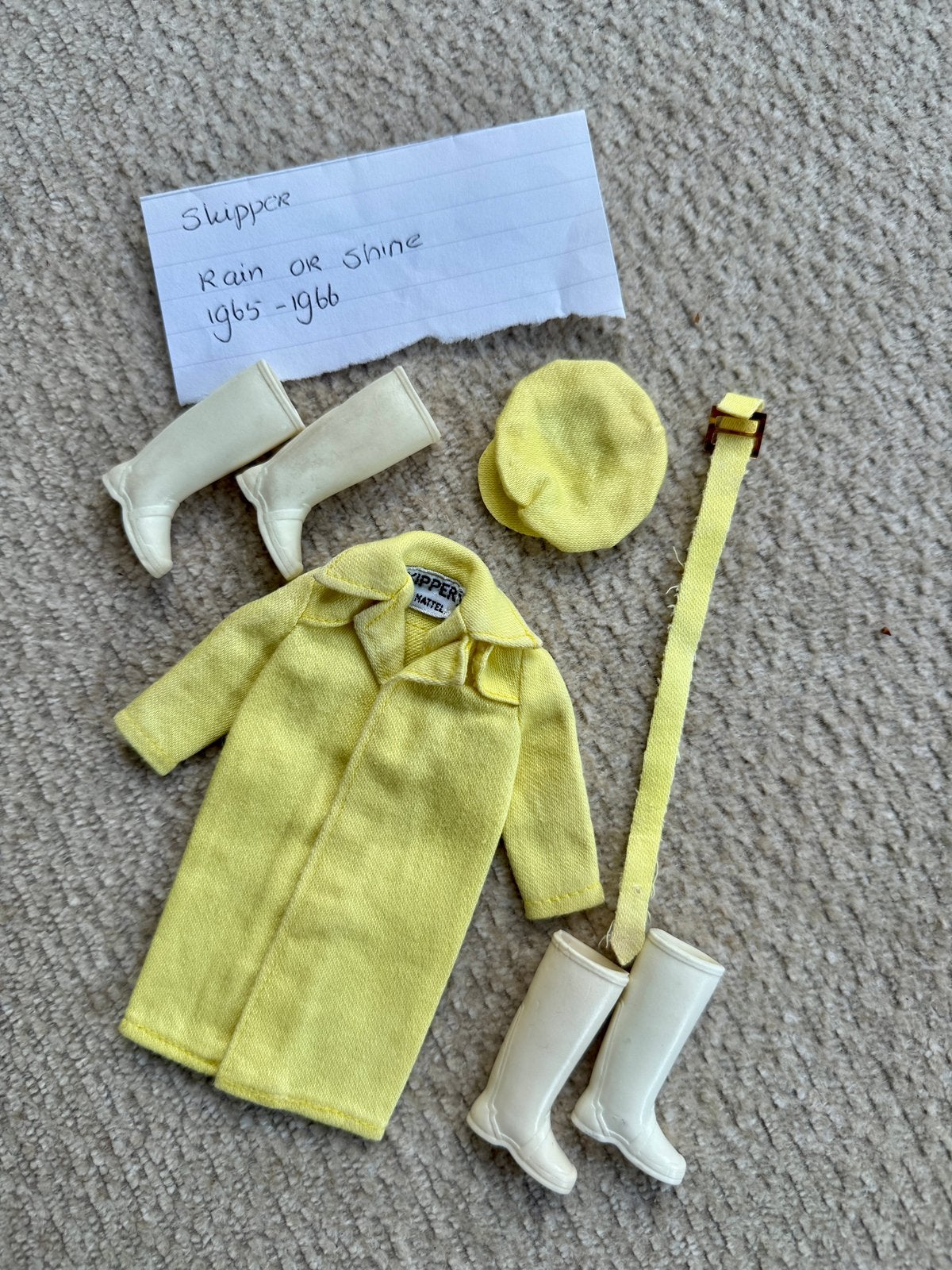 Leuke vintage kleding voor skipper Rain or Shine, Ophalen of Verzenden, Gebruikt, Kleertjes