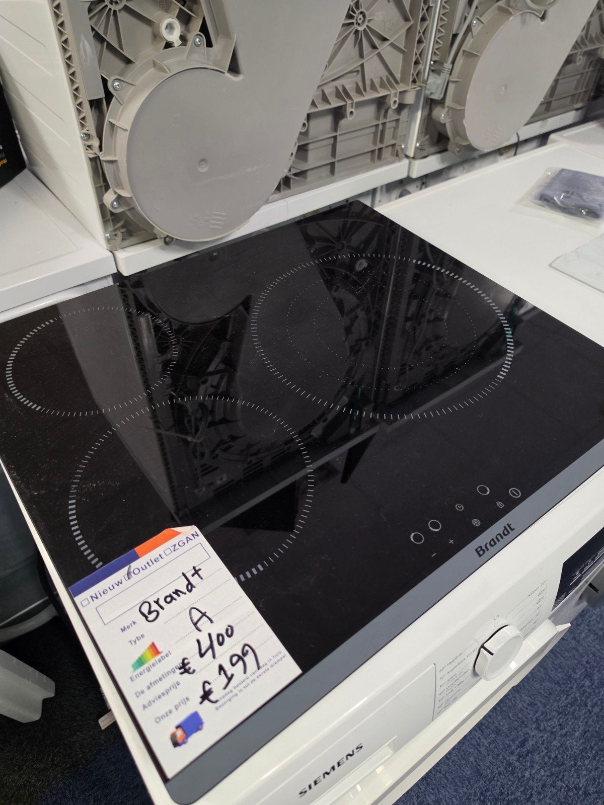 Brandt Inductiekookplaat MC-HT574 - Nieuwstaat, Info@brandt.com, CS 89526 F-95060 CERGY PONTOISE CEDEX, Zo goed als nieuw, Energieklasse A of zuiniger