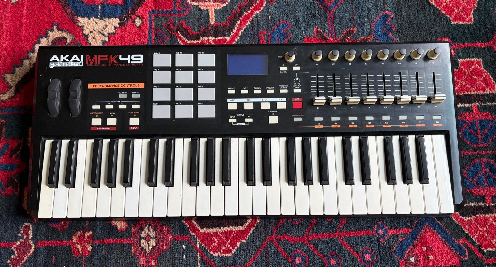 Akai MPK49 MIDI Controller Keyboard - Gebruikt, Ophalen of Verzenden, Zo goed als nieuw, Aanslaggevoelig, 49 toetsen