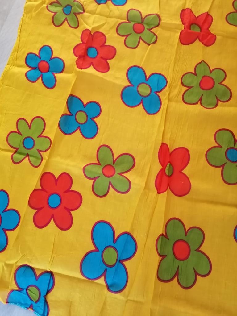 Pareo doek sjaal geel met bloemen, Ophalen of Verzenden, Geel, Overige typen