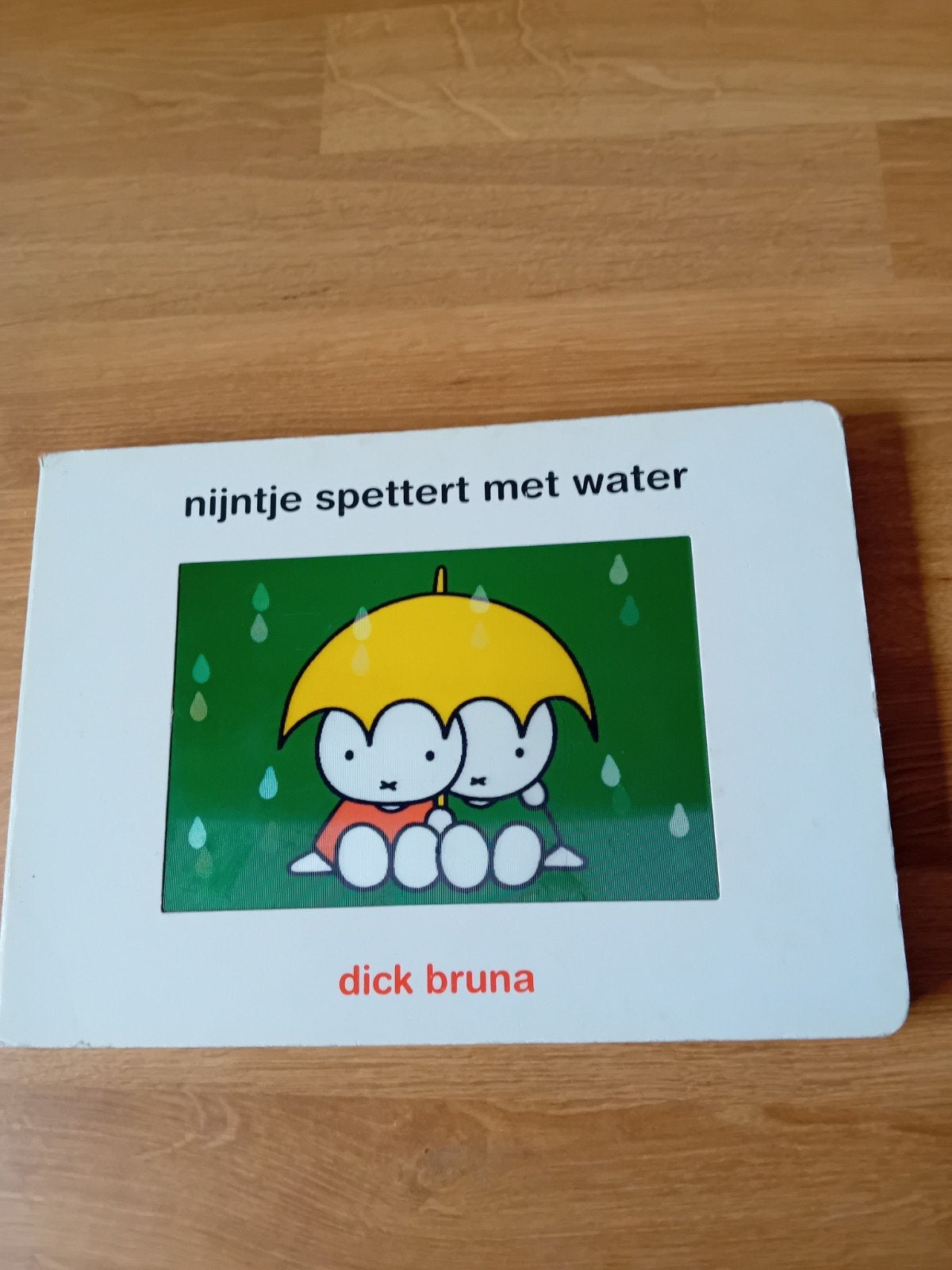 Nijntje spettert met water - Dick Bruna, Gelezen, Fictie algemeen, Jongen of Meisje, Ophalen of Verzenden