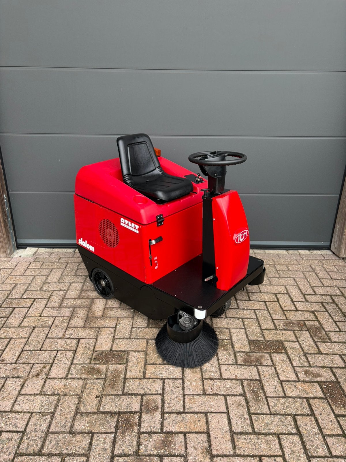 Opzit veegmachine | RCM Slalom | Nieuw accupakket, Tuin en Terras, Veegmachines, Ophalen of Verzenden, Gebruikt