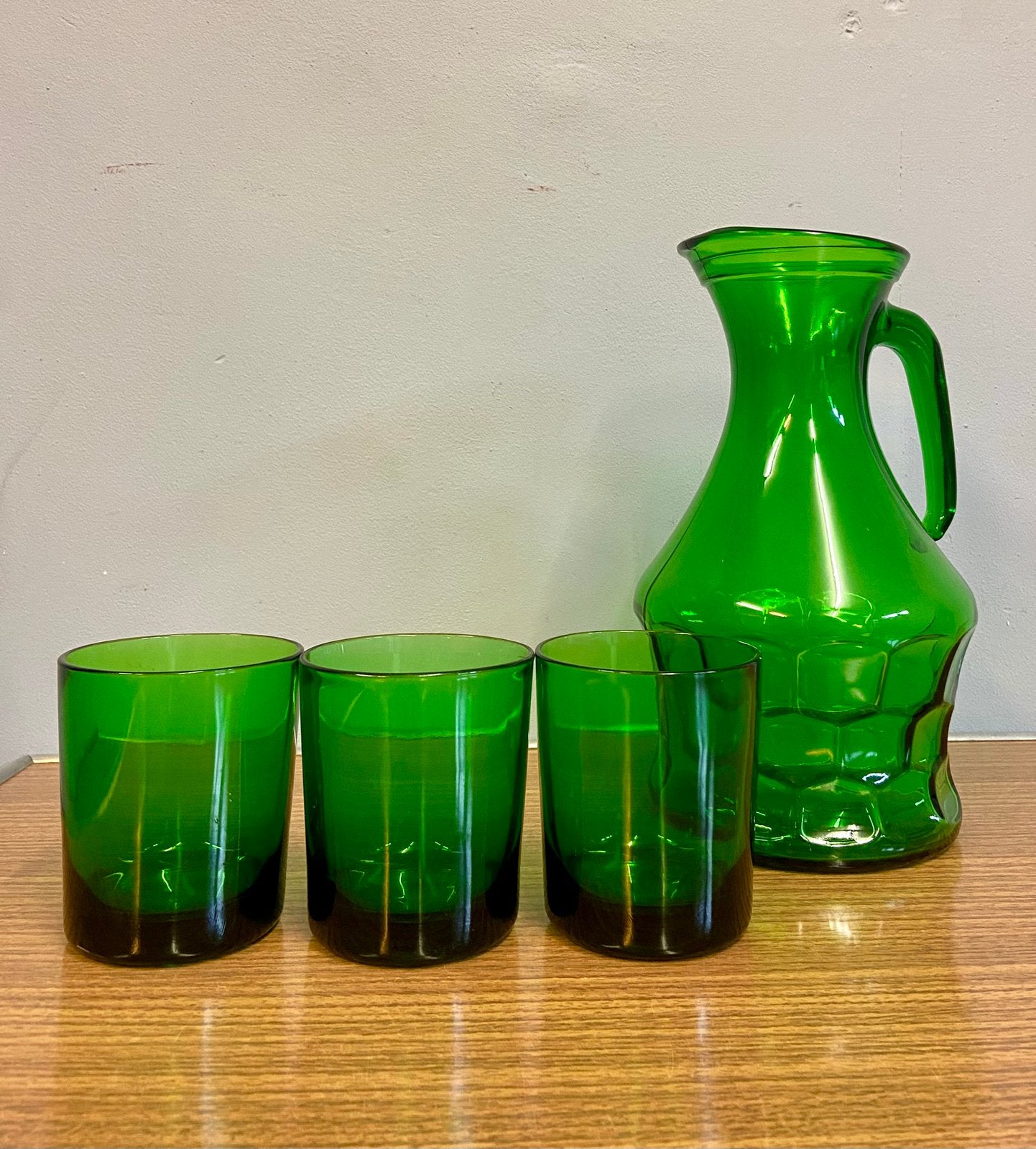 Vintage groene karaf Bormioli italy waterkan retro kan glas, Ophalen of Verzenden