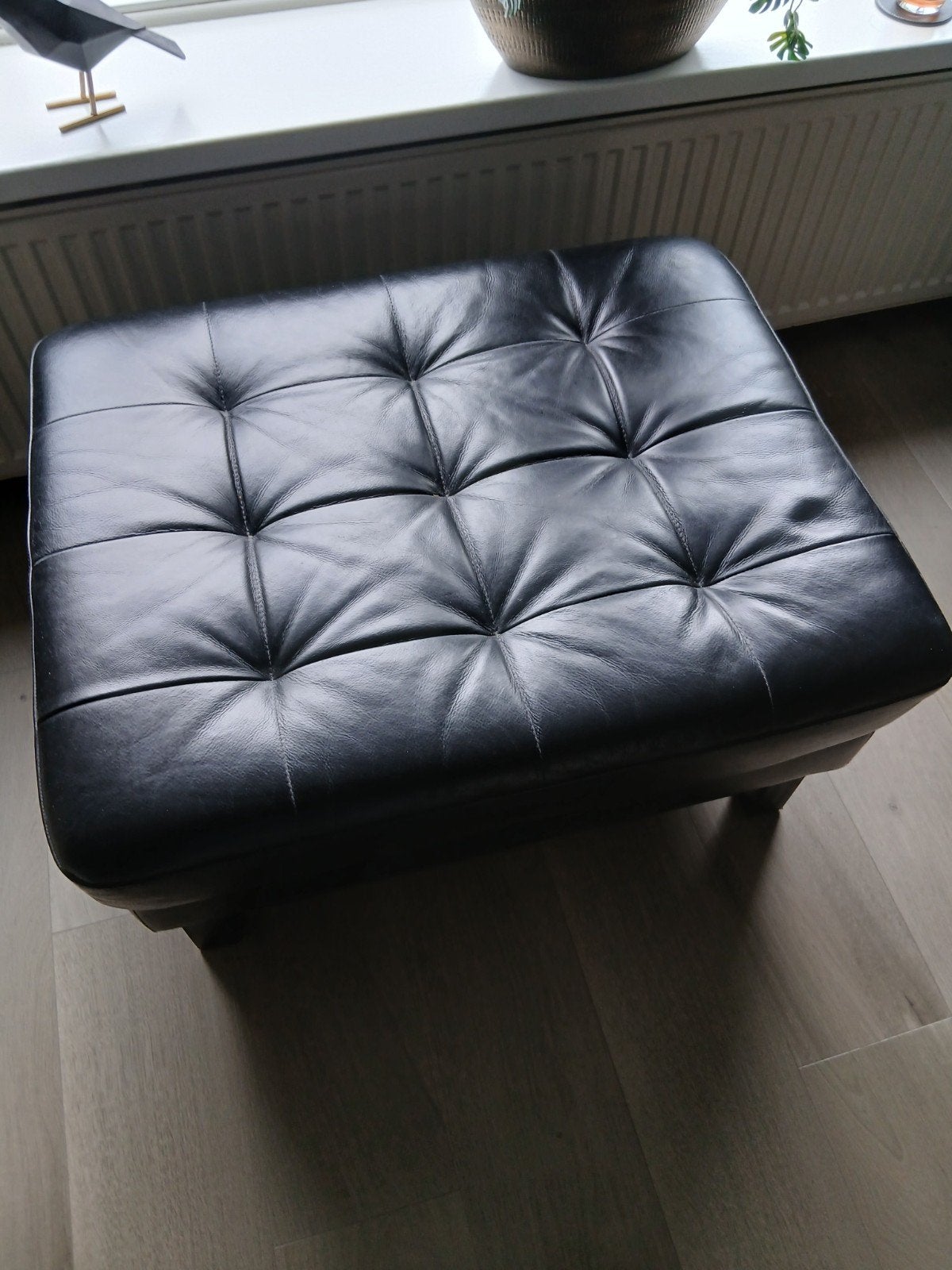 leren Ikea karlstad poef, Huis en Inrichting, Ophalen, 75 tot 100 cm, Zo goed als nieuw, 75 tot 100 cm