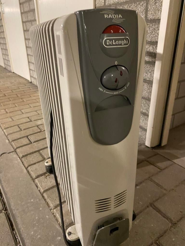 DeLonghi Radia Oliegevulde Radiator - Elektrische Kachel, Ophalen, Gebruikt, Radiator, Minder dan 60 cm