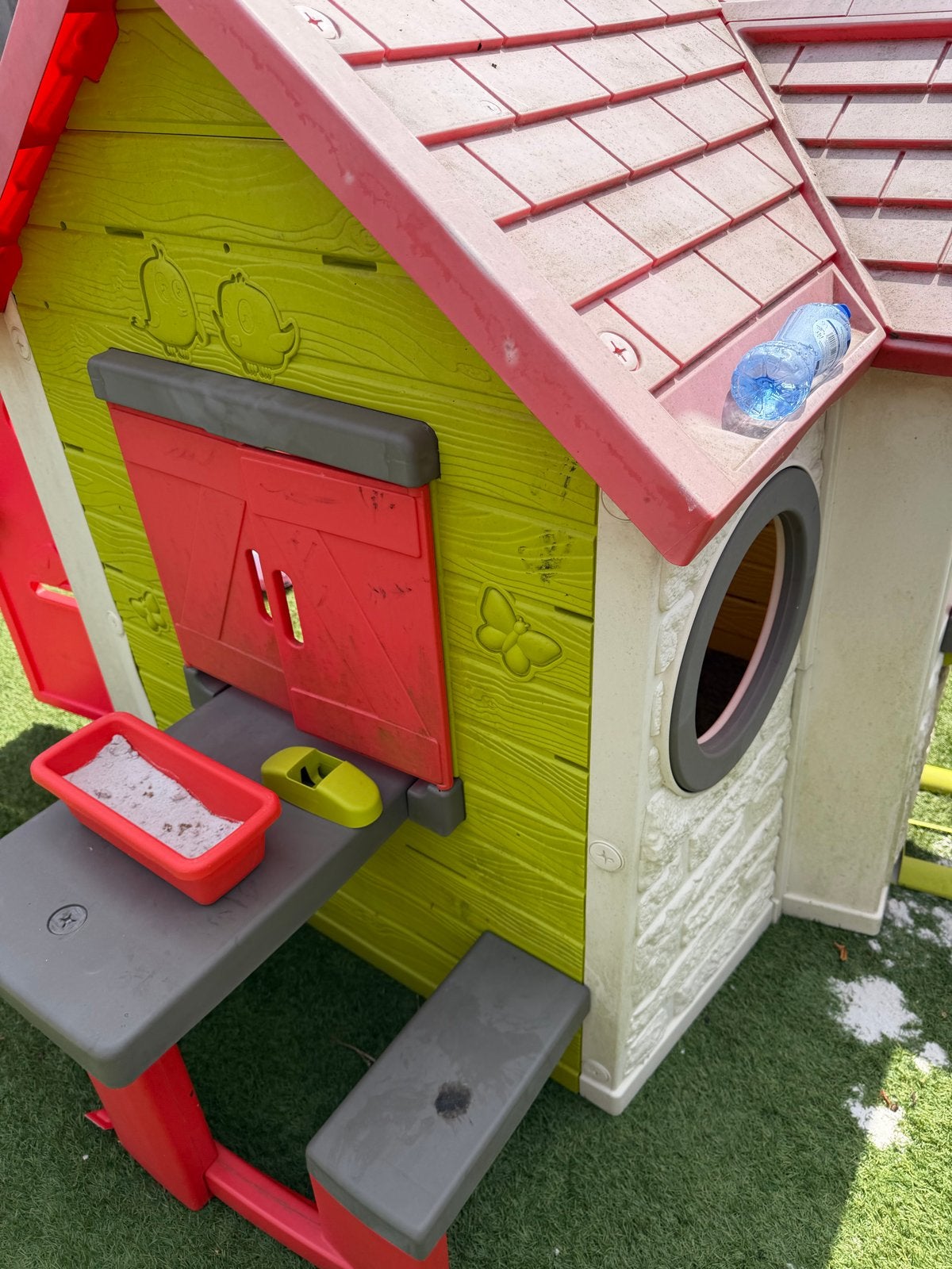 Smoby Speelhuisje met deurbel, hekken en picknicktafel, Ophalen, Gebruikt, Kunststof