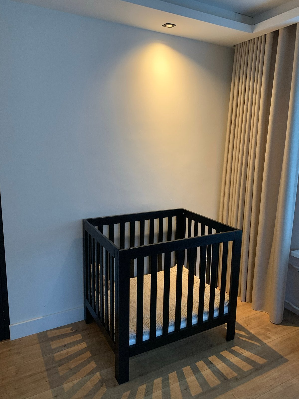 Baby box met zo goed als nieuw kleed, Ophalen of Verzenden, Zo goed als nieuw, Vierkant, Boxkleed