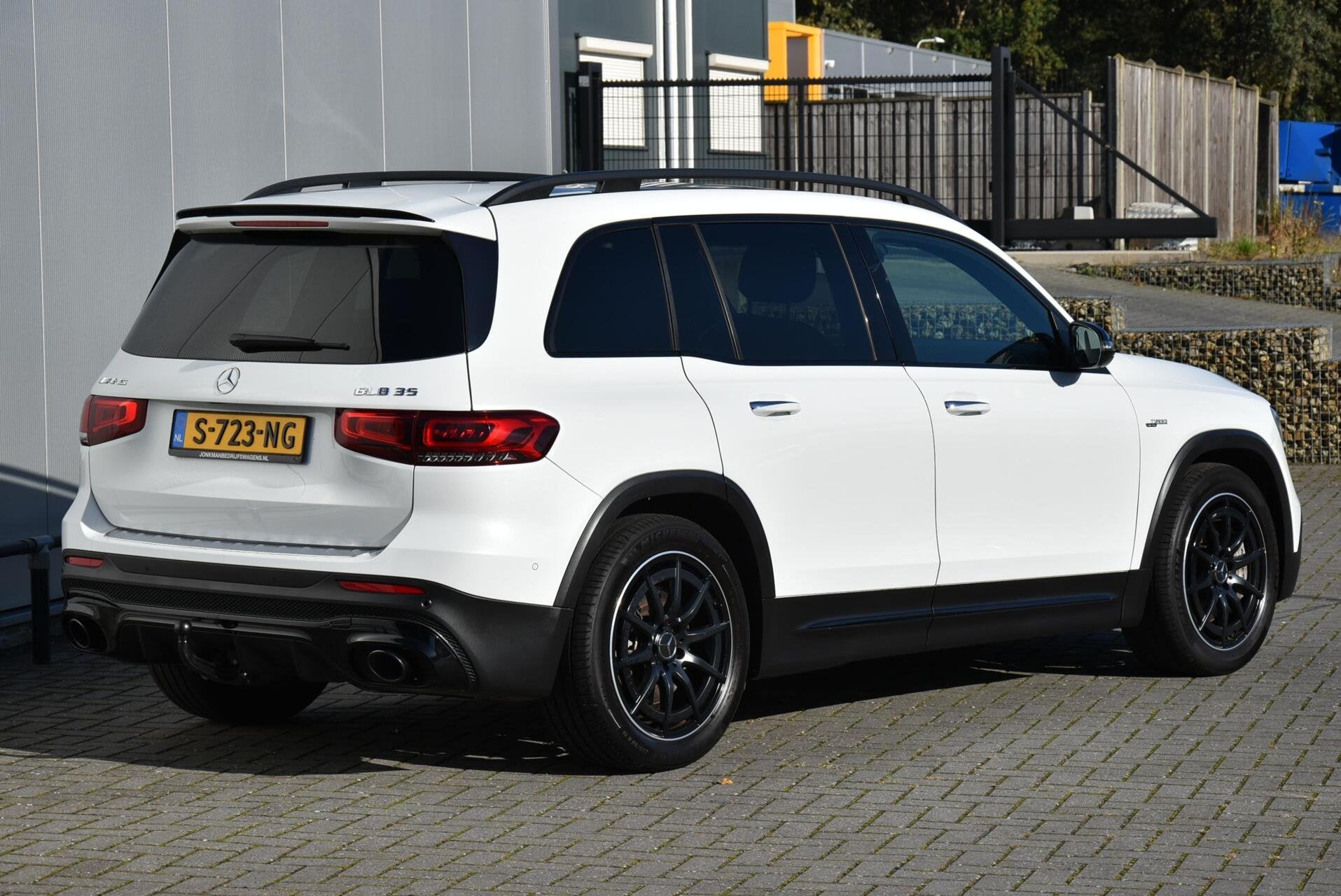 Mercedes GLB AMG 35 4MATIC Advantage Pano Trekh Full options, Automaat, 4 cilinders, 1655 kg, Wit