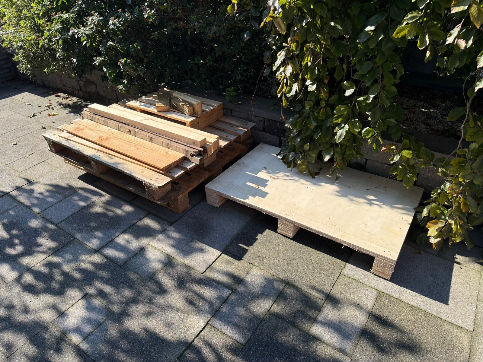 Gratis palletts en divers hout, Doe-het-zelf en Verbouw, Ophalen, Gebruikt, 25 tot 50 mm, Grenen