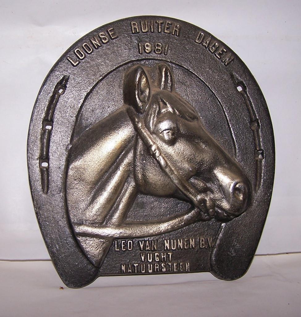 Gietijzeren plaquette hoefijzer/paard. Melis gieterijen.Nwst, Antiek en Kunst, Ophalen of Verzenden