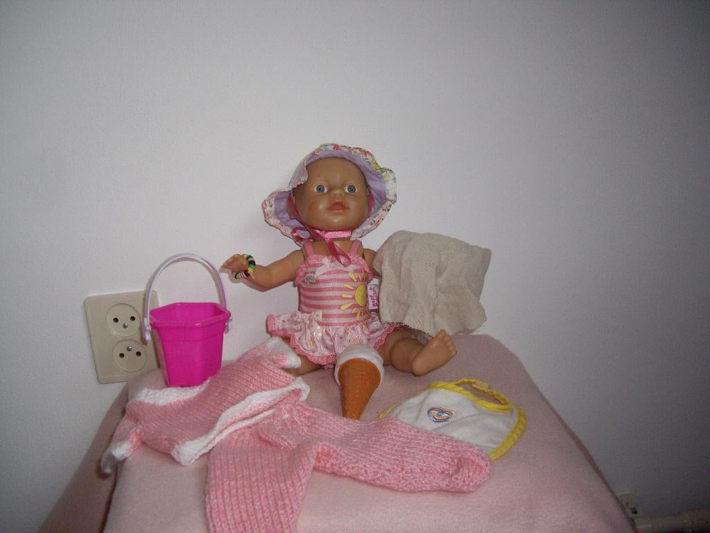 baby born die samen met jou echt kan zwemmen, Ophalen of Verzenden, Zo goed als nieuw, Babypop