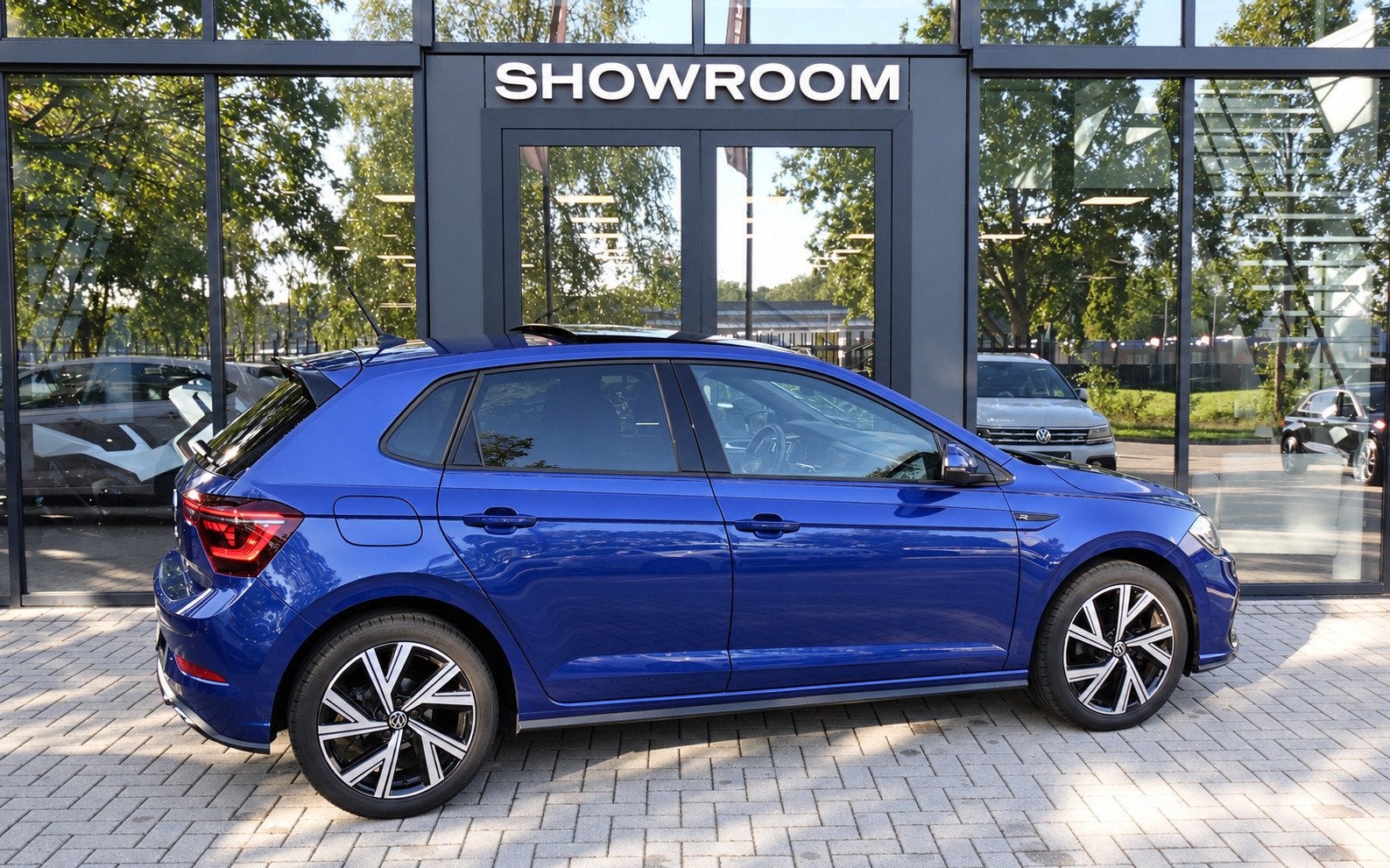 Volkswagen POLO Volkswagen Polo 1.0 TSI R-Line KEYLESS PANO, Auto's, Dealer onderhouden, Gebruikt, Blauw, Alcantara