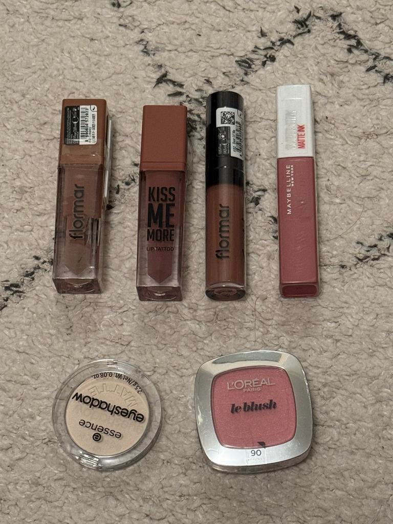 Nieuwe gesealde make-up: lipsticks, oogschaduw & blush, Lippen, Bruin, Nieuw, Ophalen of Verzenden
