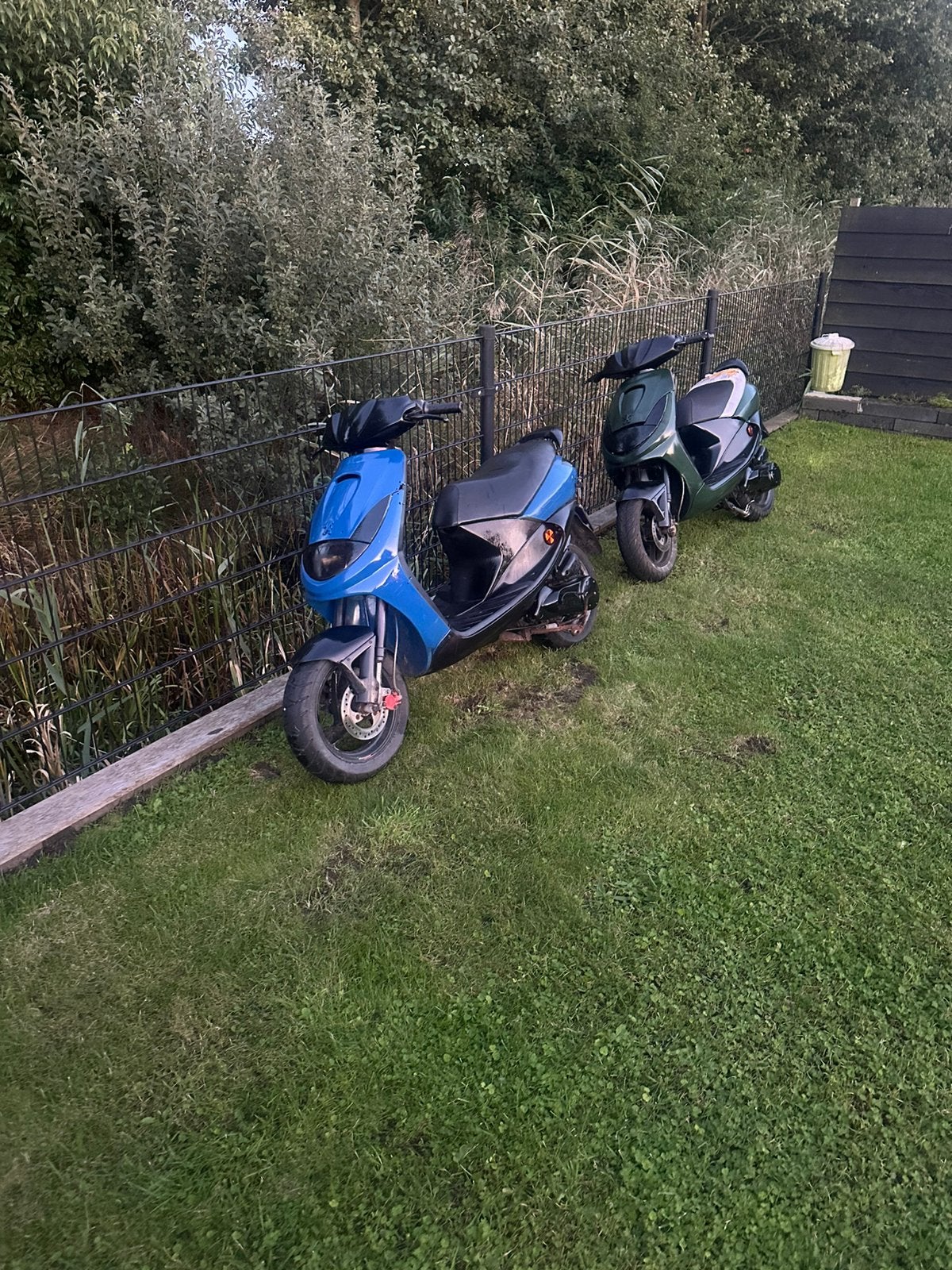 2x Peugeot Vivacity, Ophalen, Zo goed als nieuw