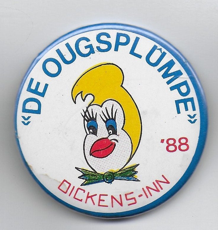 Button De Ougsplumpe 1988 Dickens - inn, Ophalen of Verzenden, Zo goed als nieuw, Overige onderwerpen