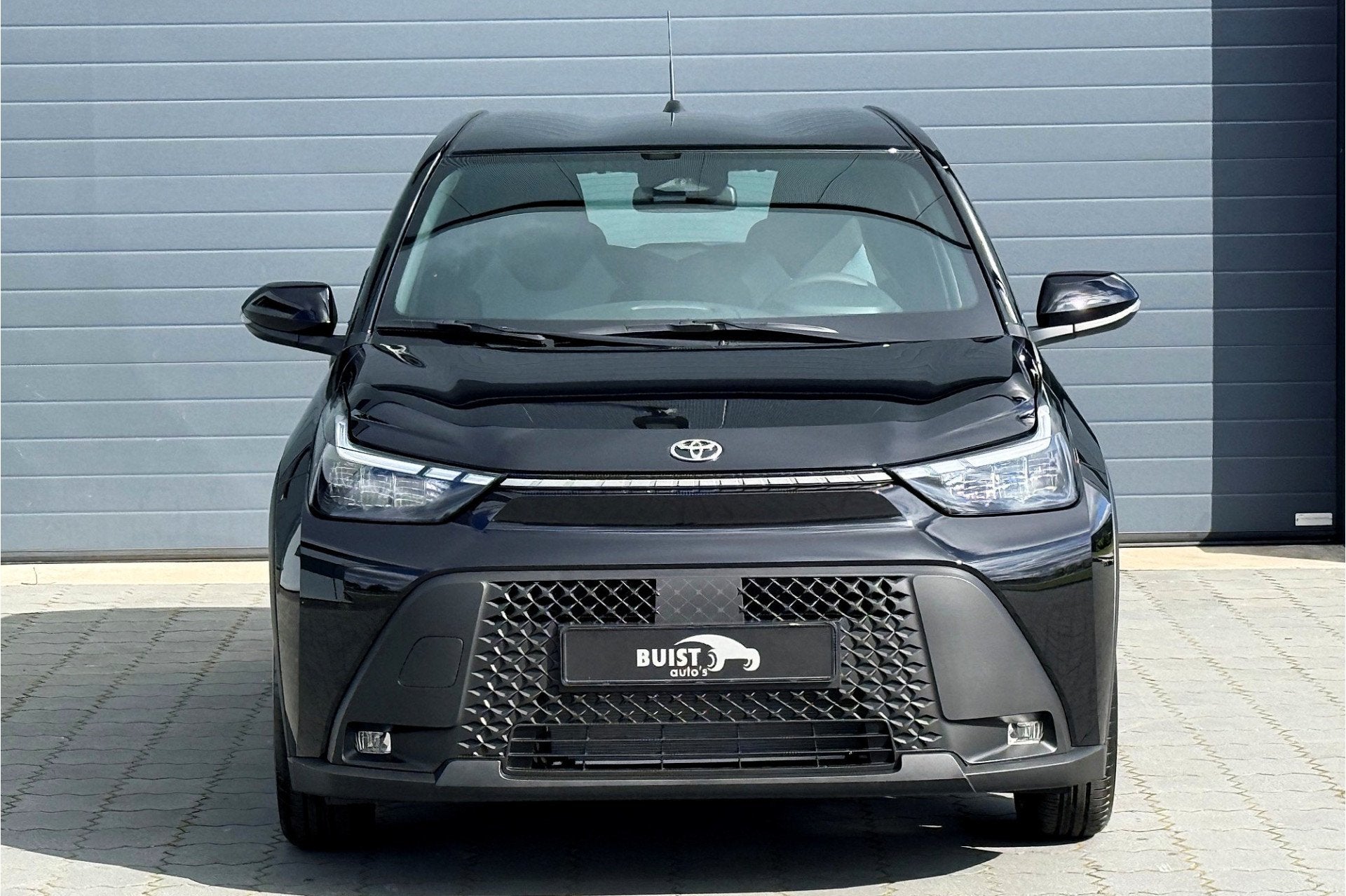 Toyota Aygo X Hybrid 115 pulse 17" STOELVERWARMING CARPLAY N, Auto's, Dealer onderhouden, Stof, Gebruikt, Zwart