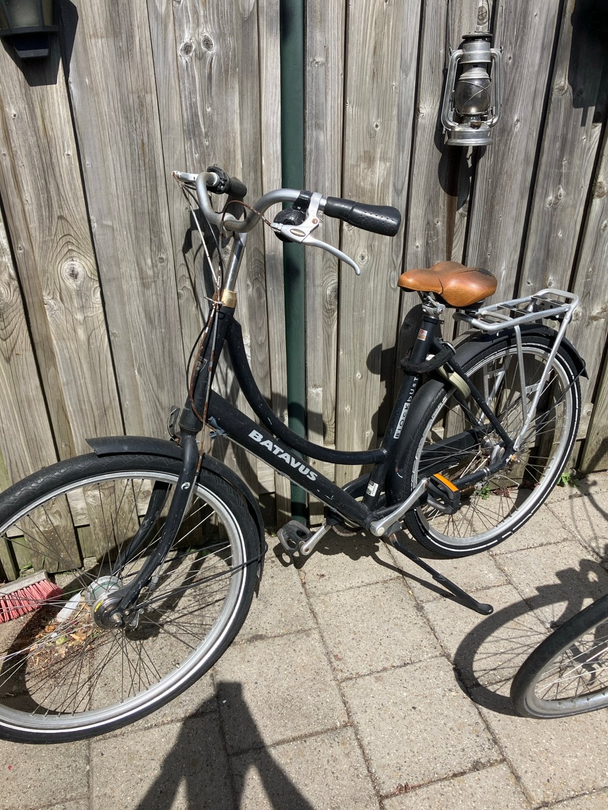 Batavus damesfiets - standaard moet vastgedraaid worden, Ophalen, Versnellingen, Batavus, Trommelrem