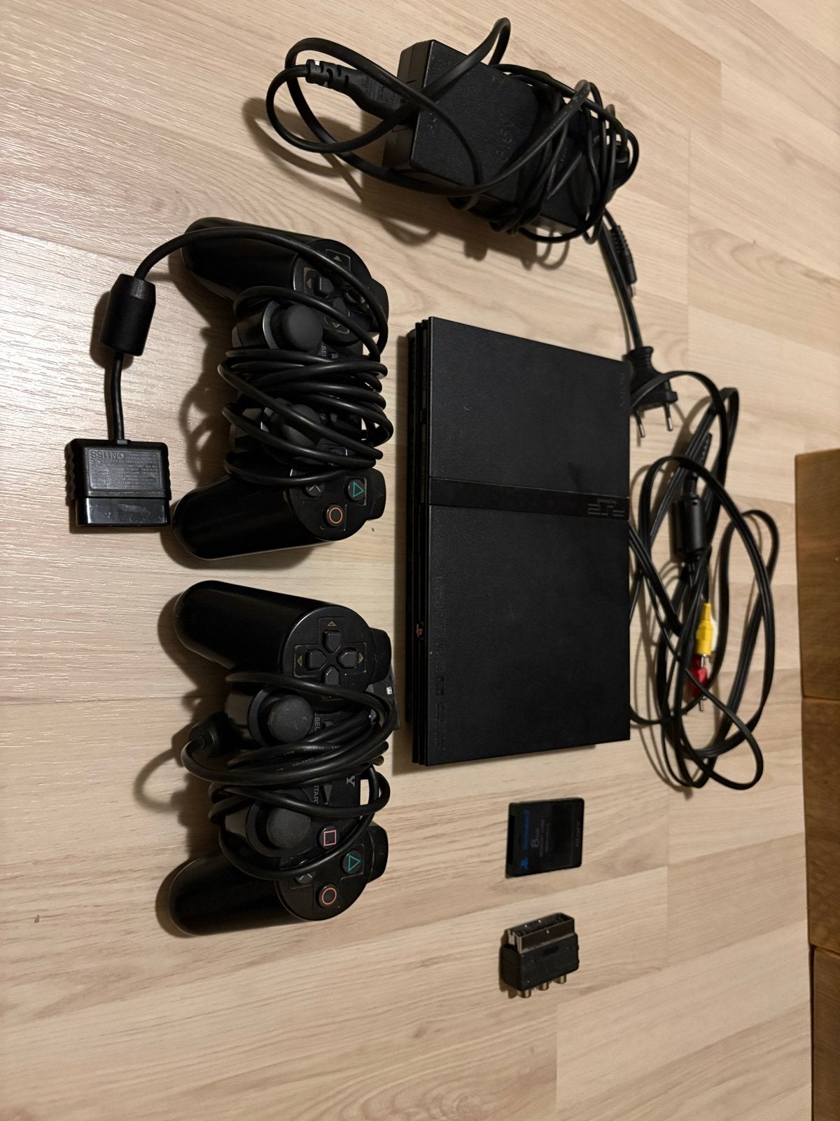Sony PlayStation 2 Slim met 2 controllers en geheugenkaart, Gebruikt, Zwart, Met 2 controllers, Ophalen of Verzenden