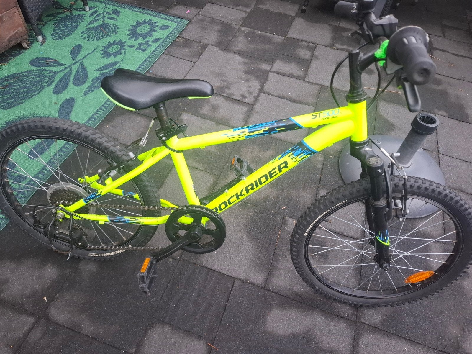Rockrider Kinderfiets 20 inch - Geel/Zwart, Fietsen en Brommers, Ophalen, 20 inch of meer, Gebruikt, Velgrem