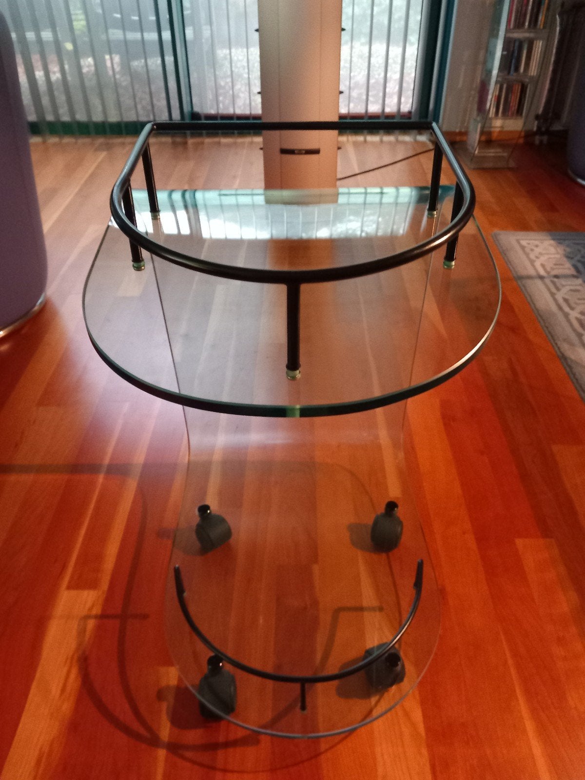 Glazen serveerwagen met metalen frame en wieltjes, Ophalen, Zwart, Zo goed als nieuw, Modern