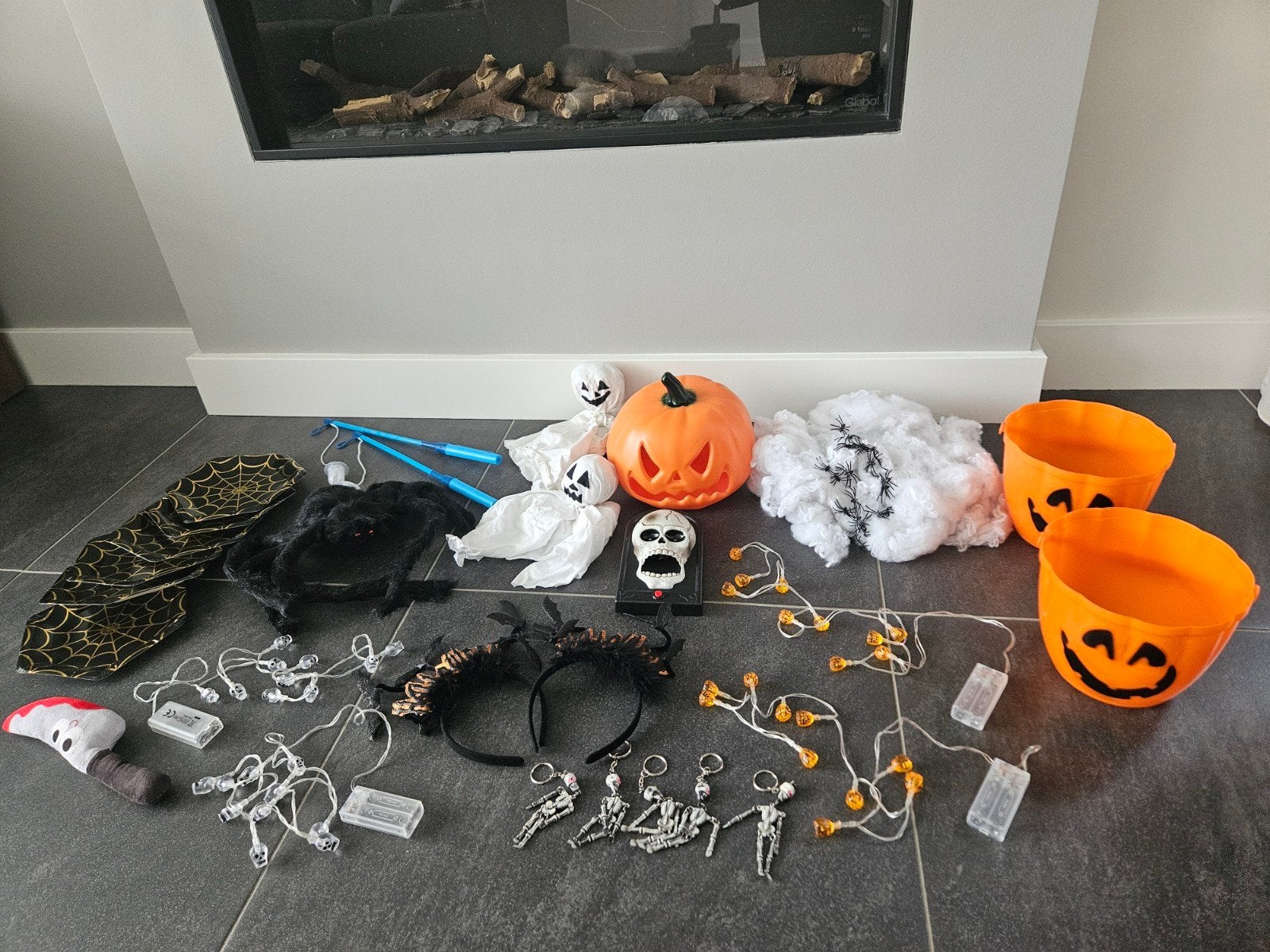 Veel Halloween versiering, skelet ,pompoen, lichtjes  etc, Ophalen of Verzenden, Versiering, Halloween of Griezel