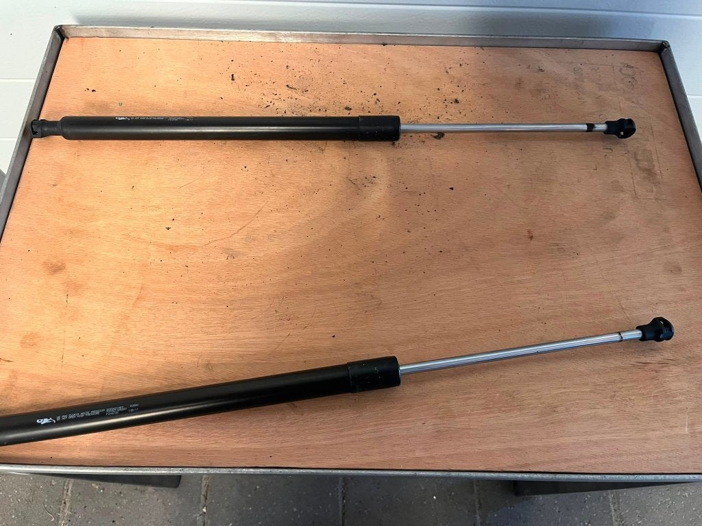 Achterklep gasveren Peugeot 308, Achterklep, Voor, Nieuw, Ophalen of Verzenden
