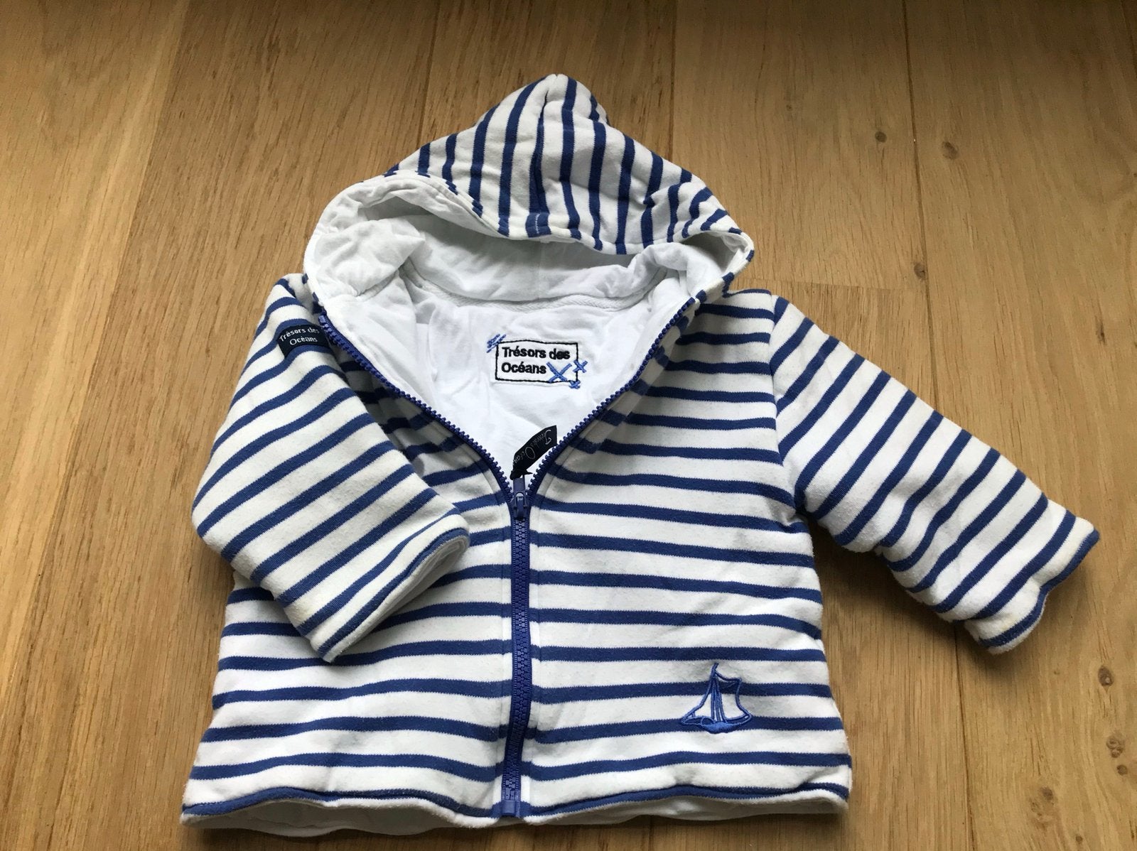 Vest maat 23 maanden, Kinderen en Baby's, Babykleding | Maat 86, Ophalen of Verzenden, Zo goed als nieuw, Jongetje of Meisje, Truitje of Vestje