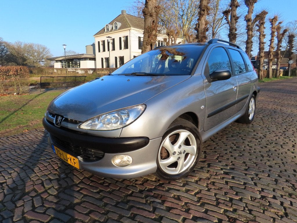 Peugeot 206 SW 1.6-16V XS Ecc Stuurbekrachtiging Lm Velgen T, Auto's, Peugeot, Voorwielaandrijving, 15 km/l, 4 cilinders, Origineel Nederlands