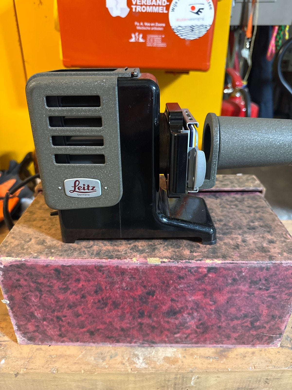 Klasse Leitz Diaprojector met originele doos, Ophalen, Gebruikt