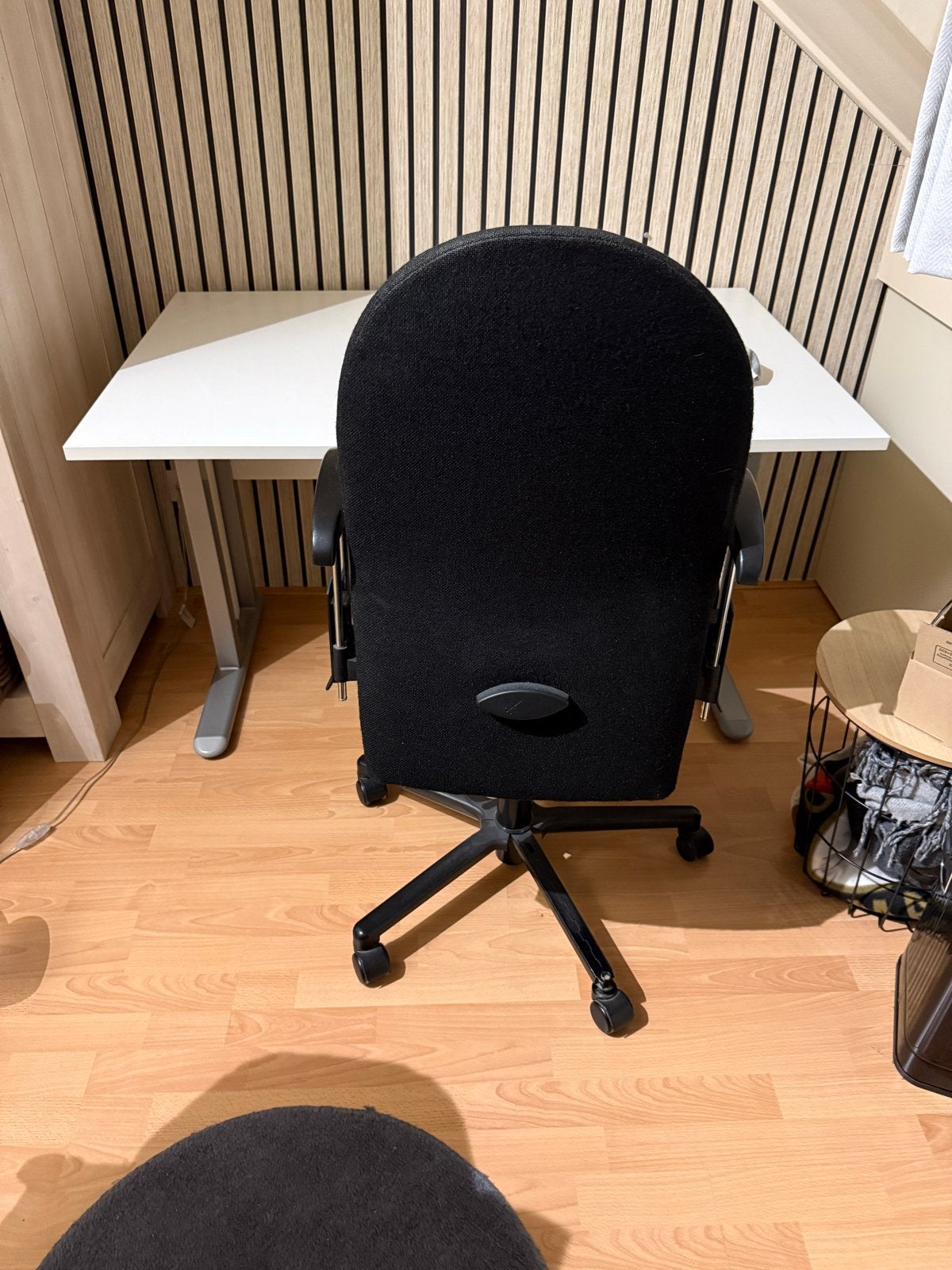 Net bureau zo goed als nieuw met bureaustoel, Huis en Inrichting, Ophalen, Zo goed als nieuw, Computerbureau